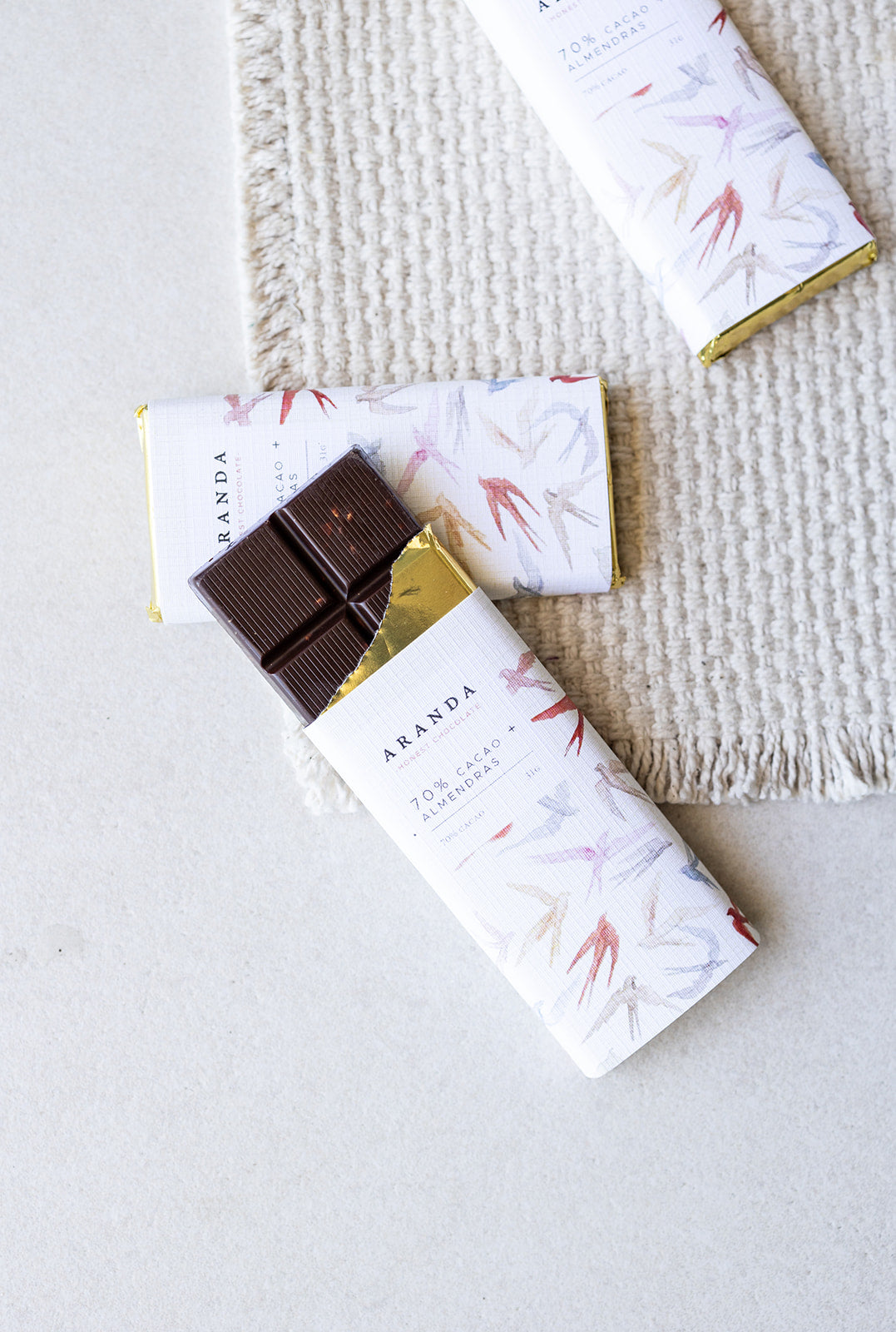 70% Chocolate Cacao con Almendras Chocolate Artesanal Amargo | 31g - Aranda honest chocolate